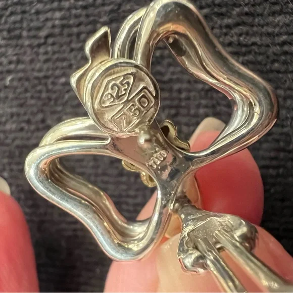 Tiffany & Co. Sterling Silver & 18k Gold Bow Earrings – Vintage Polished - Picture 8 of 9